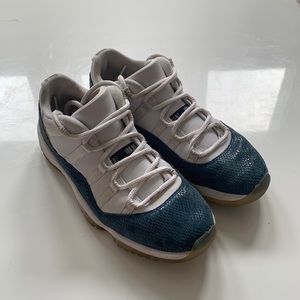 Jordan 11 Low Snakeskin